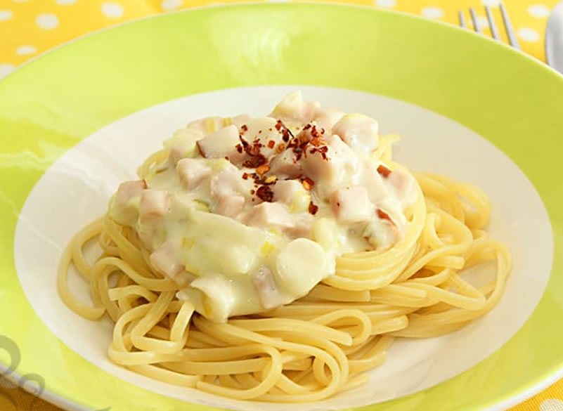 Macarrão com molho de requeijão